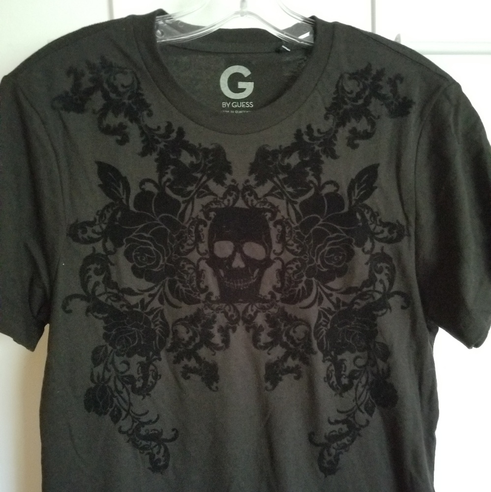 T-shirt with skull